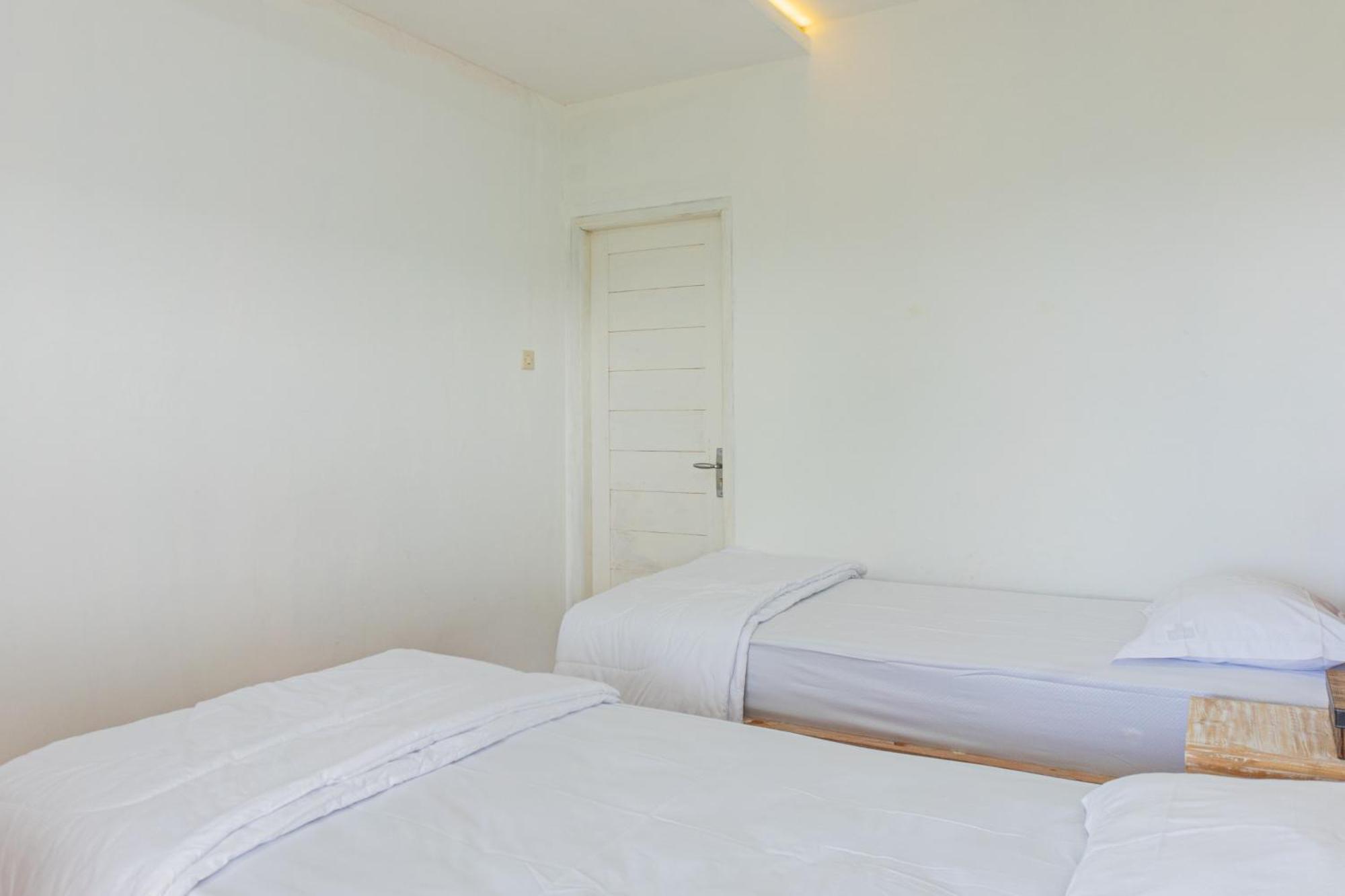 Santya Loka Lodge & Twin Waterfall ジャティルウィ 部屋 写真
