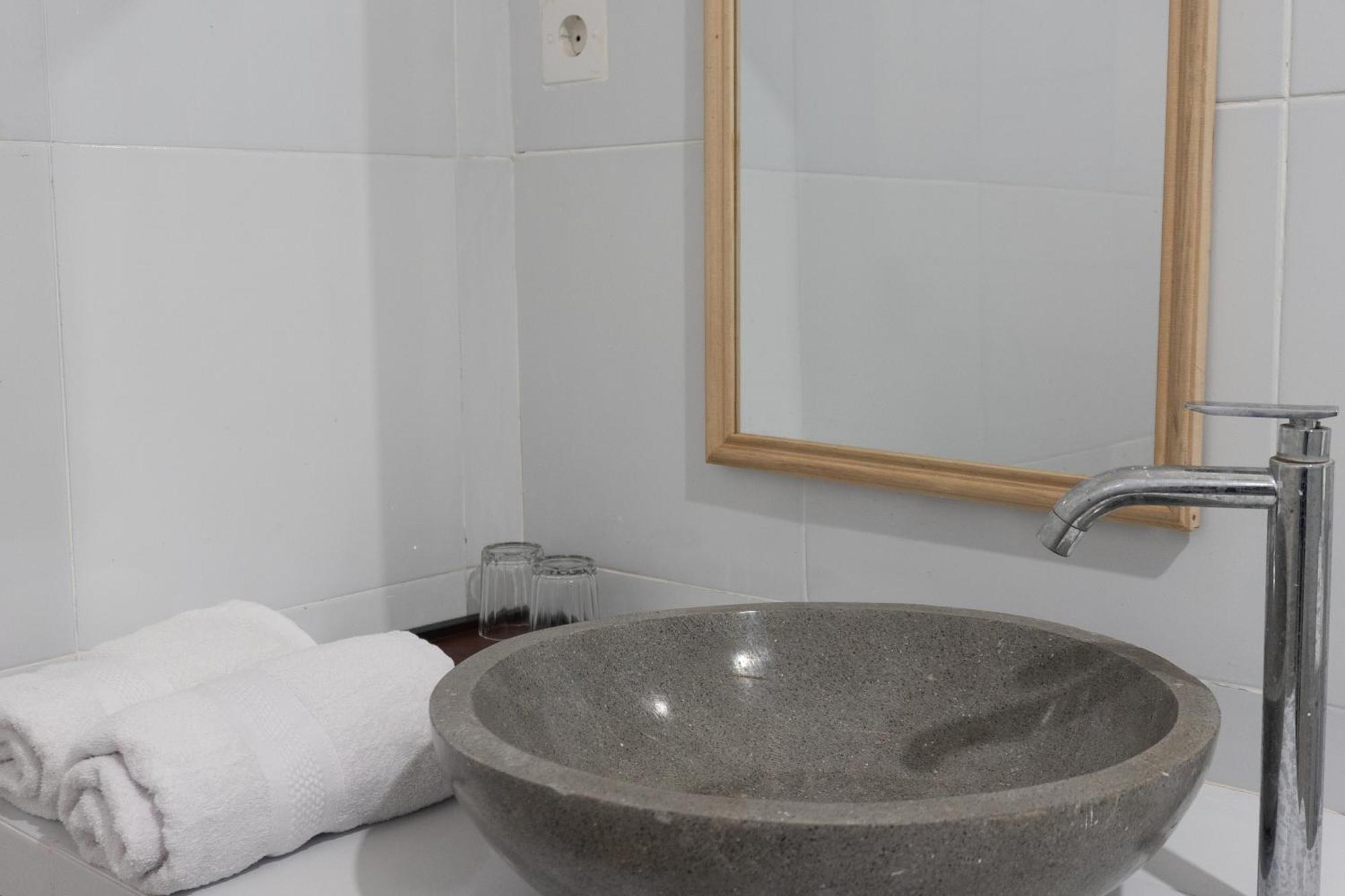 Santya Loka Lodge & Twin Waterfall ジャティルウィ 部屋 写真