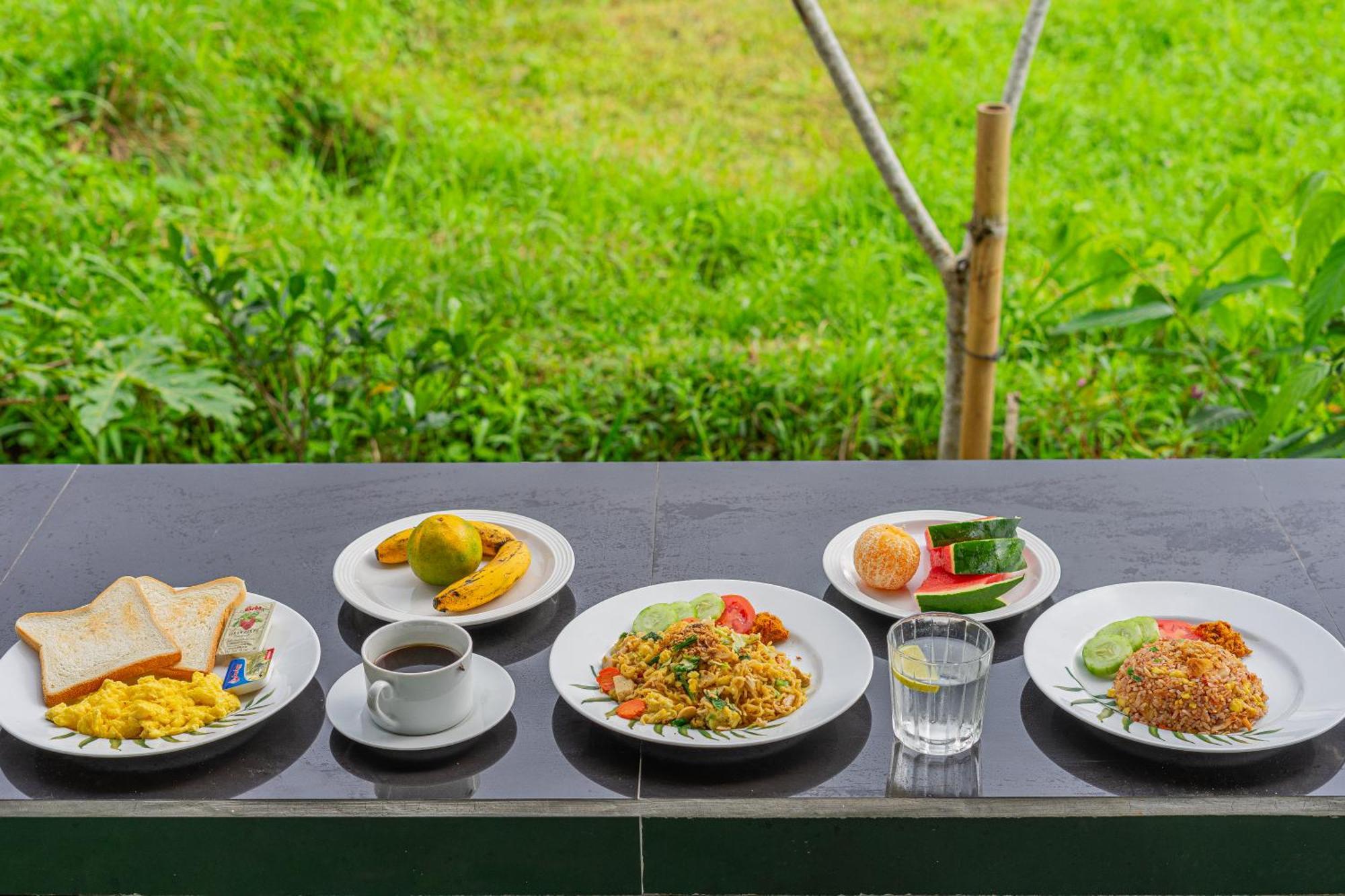 Santya Loka Lodge & Twin Waterfall ジャティルウィ エクステリア 写真