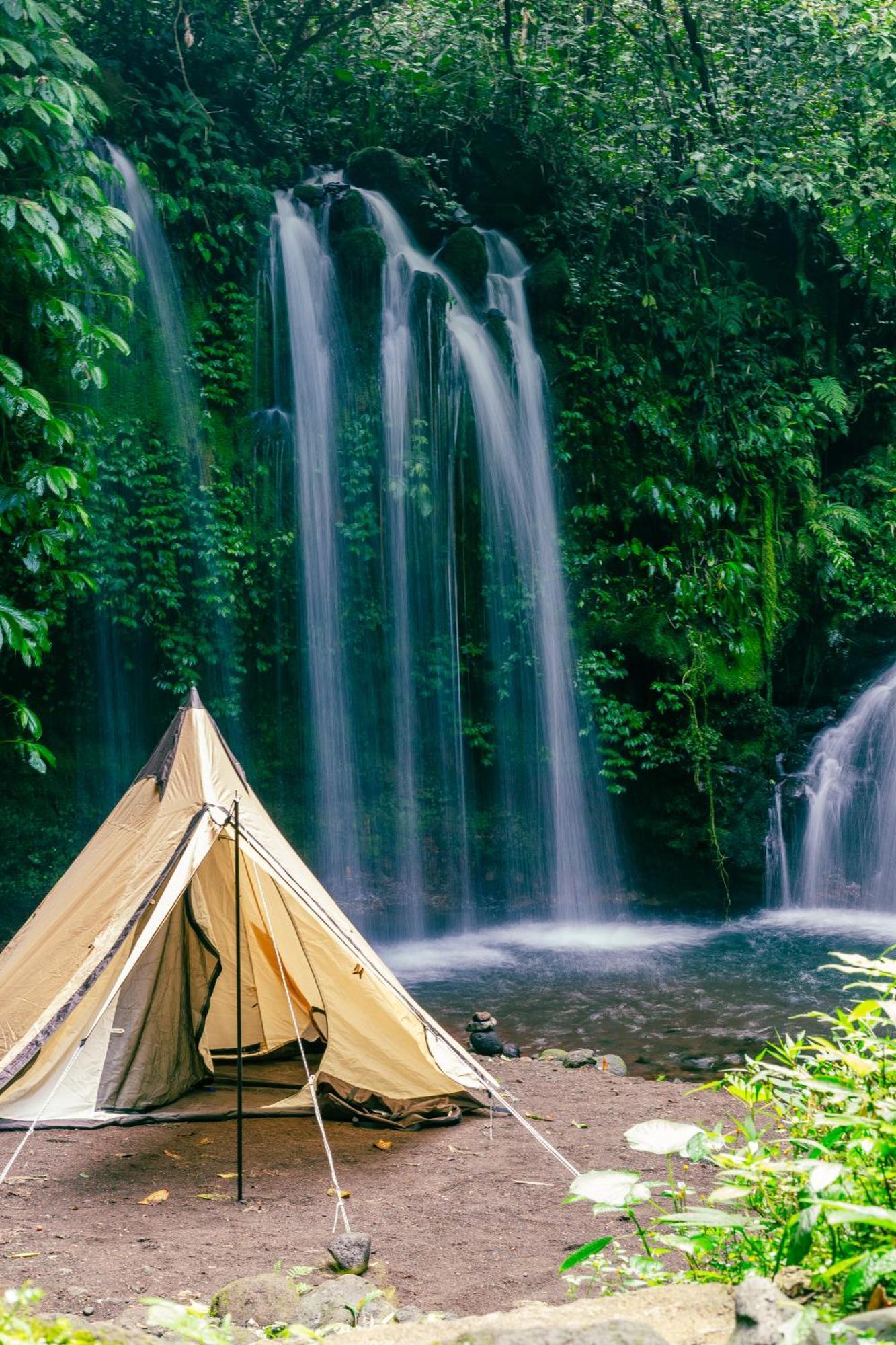 Santya Loka Lodge & Twin Waterfall ジャティルウィ エクステリア 写真